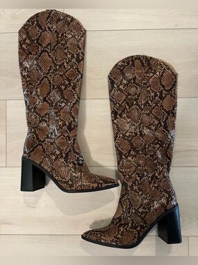 The Drop 🔥🔥Brown Snake-Print Mid-Calf Block Heel Boots - Women